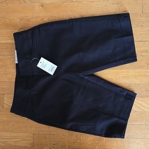 CROFT AND BARROW BRAND WOMEN'S BLACK BERMUDA SHORTS SIZE 4